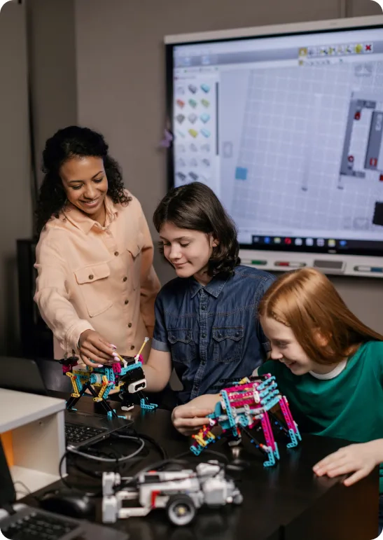 comenius-niños-en-clase-de-robotica